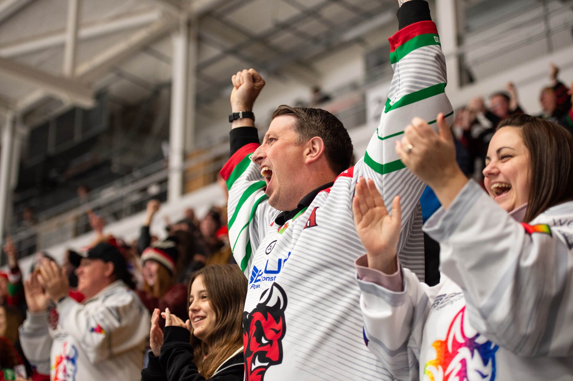 fan-cheering.jpg